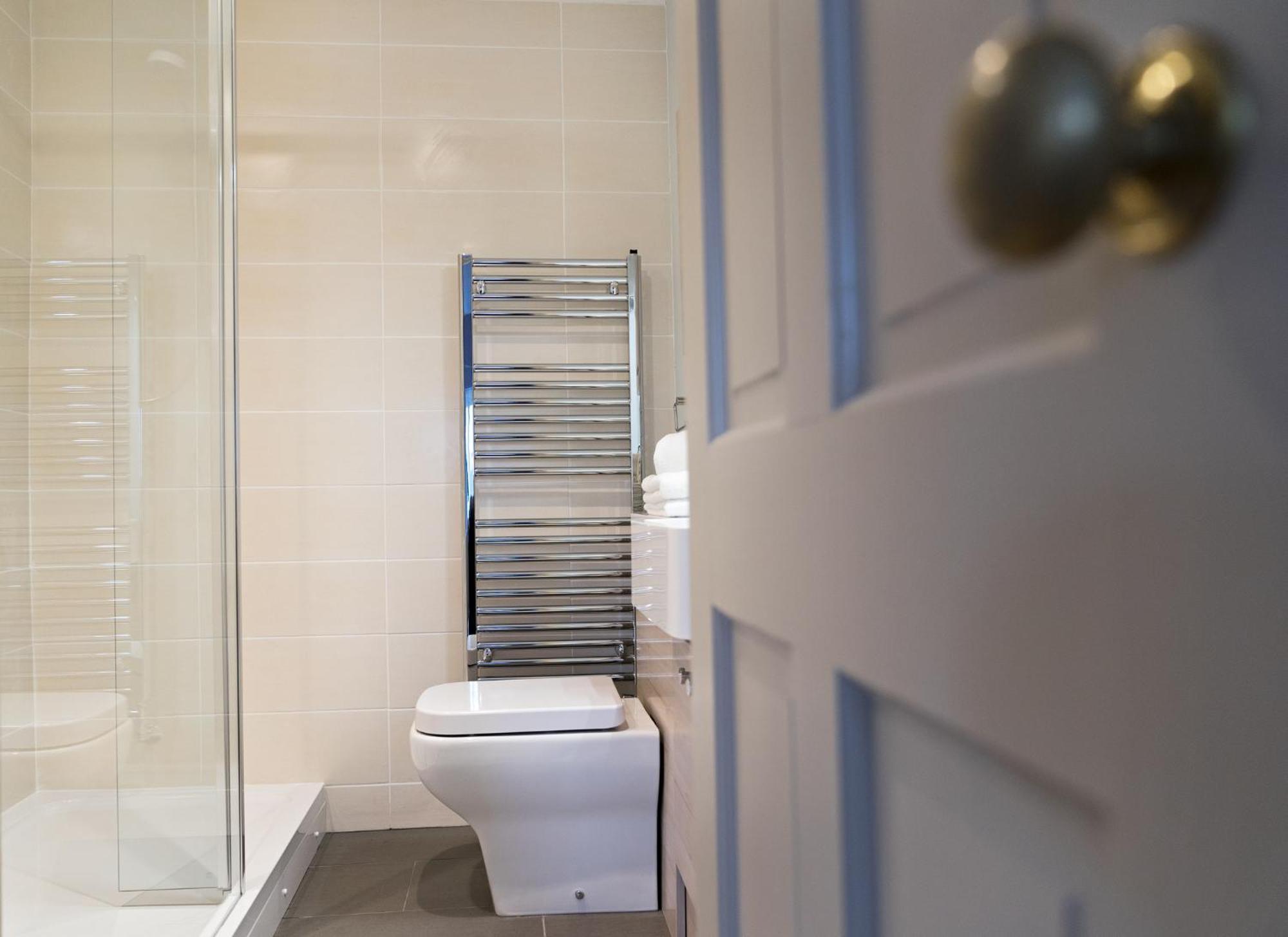 Neuadd B&B Suites Крикгауел Номер фото